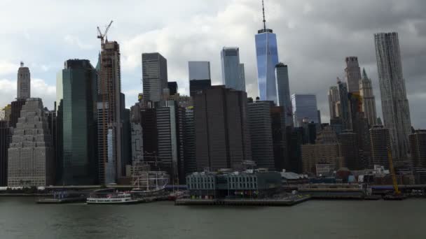 New York Time Lapse Daylight View East River Busy Ferry — Stock Video