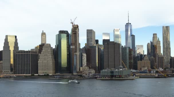 Timelapse East River mrakodrapy Brooklyn Bridge USA — Stock video
