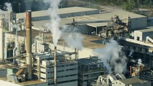 Вид с воздуха Промышленный бумажный завод производства бумаги США — стоковое видео