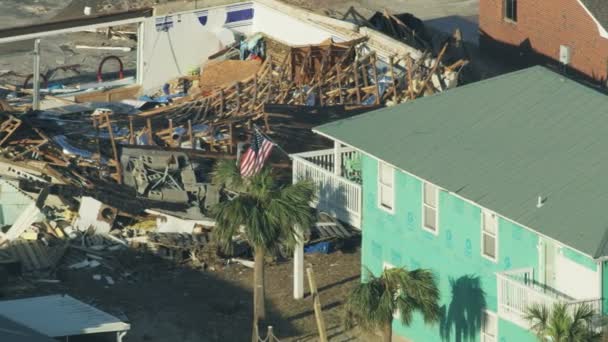 Vista aérea de arriba devastación del huracán a la propiedad América — Vídeos de Stock