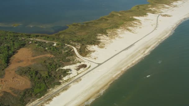 Вид с воздуха песчаные белые пляжи в заливе Апалачикола — стоковое видео