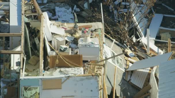 Недвижимость с видом на море разрушена ураганом категории 4 — стоковое видео