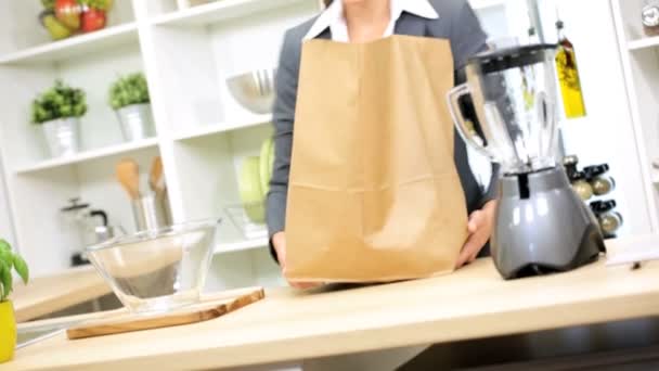 Caucasian Businesswoman Shopping Trip Fresh Fruit — Stock Video