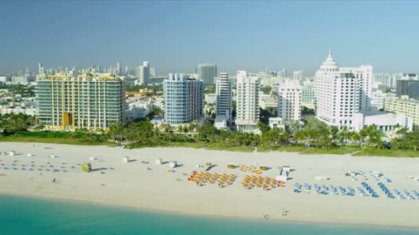 Hotels und Apartments am Südstrand von Miami — Stockvideo