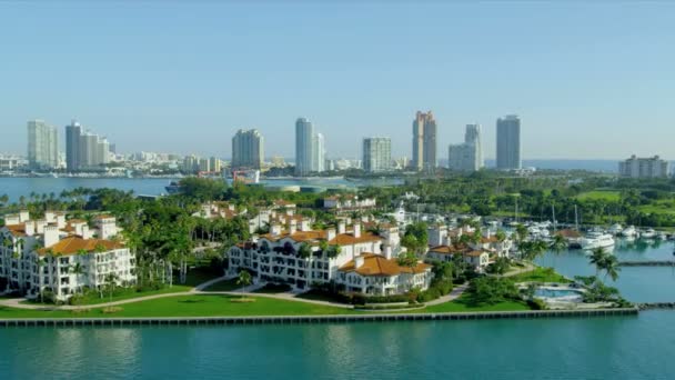 Fisher Island exclusive yachts luxury apartments — Stock Video