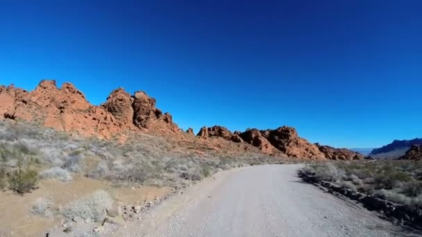 Road trip through desert landscape — Stock Video