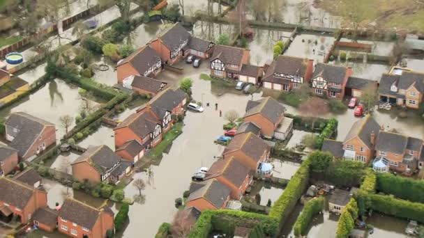 Daños por inundaciones en el río Támesis, Reino Unido — Vídeo de stock