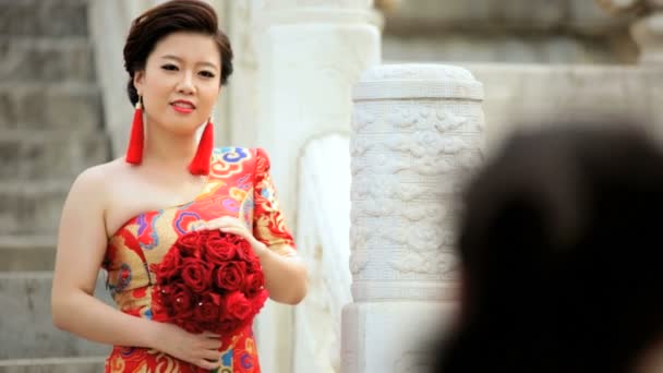 Noiva chinesa no Templo do Céu Pequim — Vídeo de Stock