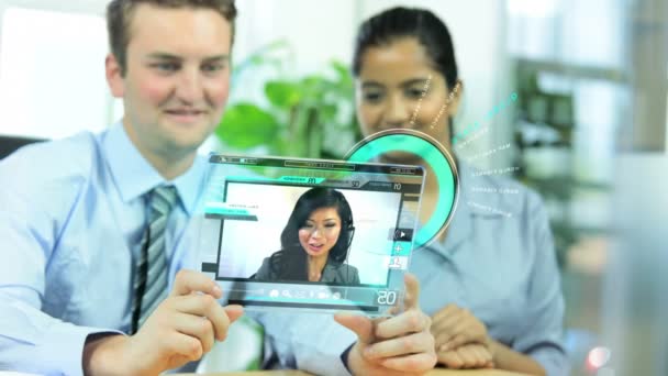 3D touch screen Multi etnico business manager plexiglas chiamata grafica di movimento — Video Stock