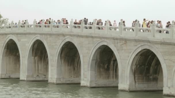 Летний дворец Арочный мост, 17 — стоковое видео