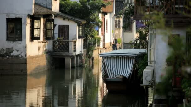 Sokak Nehri Yangtze üzerinde antik tarihi şehirde — Stok video