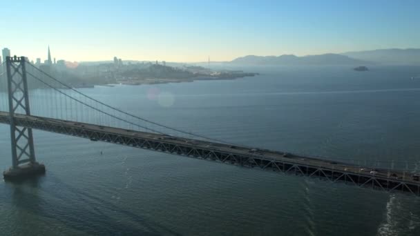 Ponte aérea da suspensão da baía de Oakland, San Francisco — Vídeo de Stock