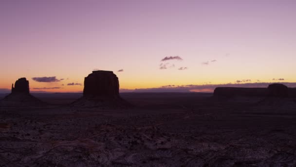 Dawn Monument Valley National Park snow Mittens panning — Stock Video