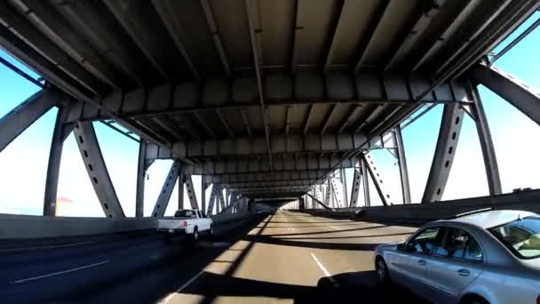 Rij door Oakland Bay Bridge — Stockvideo