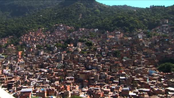 Hillside Фавела житла, у міському районі бідним громадам — стокове відео