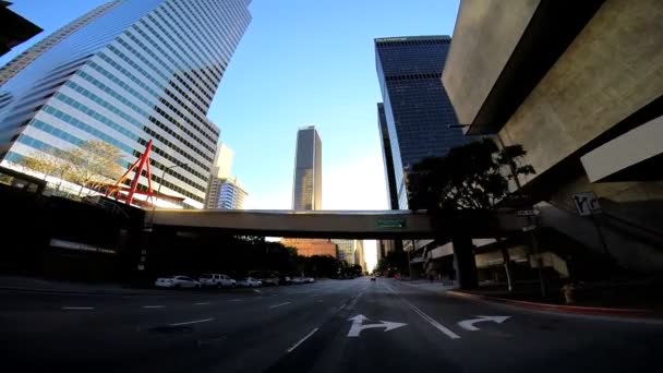 Rijden door de straten van de stad — Stockvideo