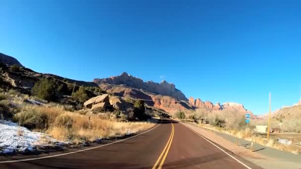 Conduciendo por el Parque Nacional Zion — Vídeos de Stock