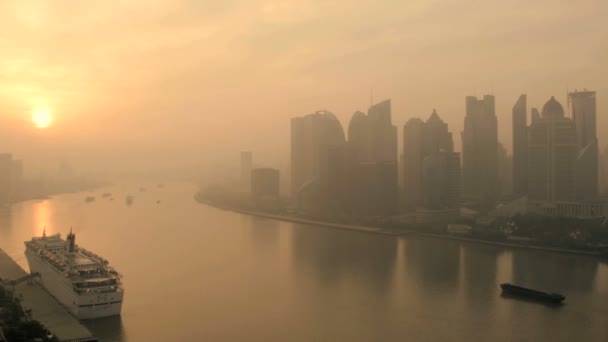 Commercial cargo barges on  Huangpu River — Stock Video