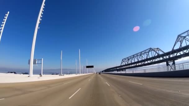 Reis over New Bay Bridge — Stockvideo