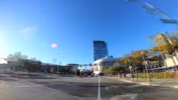 Conduciendo por las calles de la ciudad — Vídeo de stock