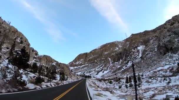 Condução através da montanha Sonora Pass — Vídeo de Stock