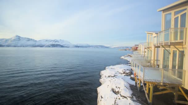 Fjord hóval borított hegyek — Stock videók