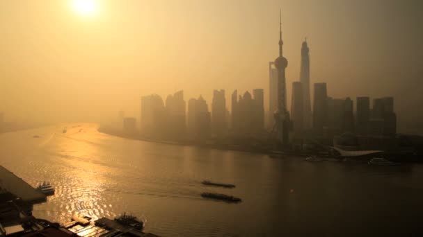 Cityscape met ochtend haze — Stockvideo