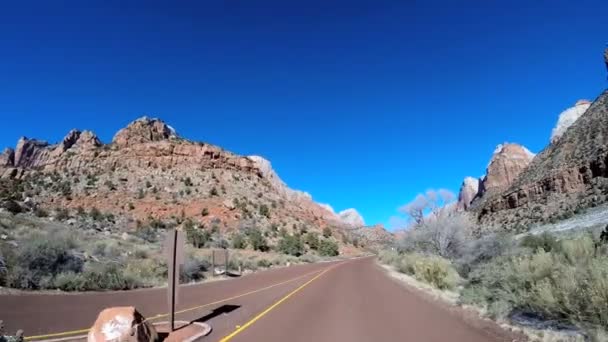 Road trip through desert landscape — Stock Video