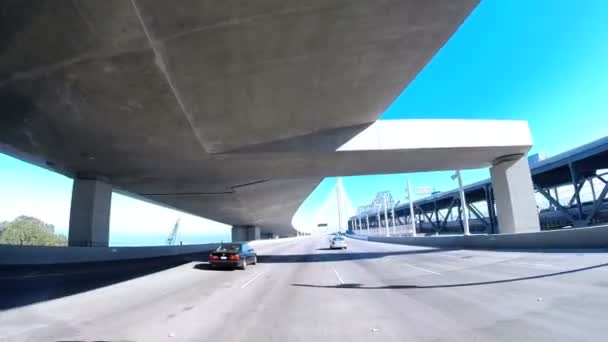 Conduite du nouveau pont Bay — Video