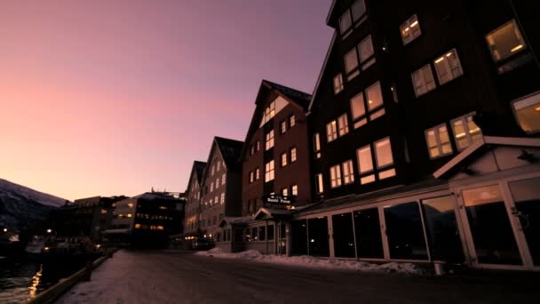 Cidade de Tromso casas costeiras — Vídeo de Stock