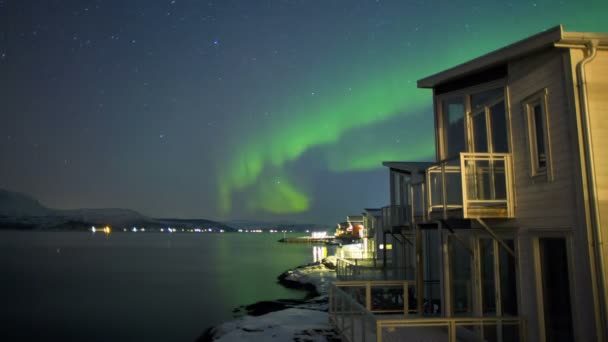 Céu norueguês com luzes do norte — Vídeo de Stock