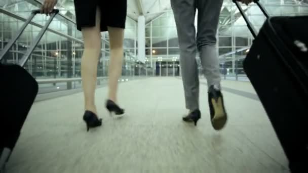 Asian businesswomen in airport terminal — Stock Video