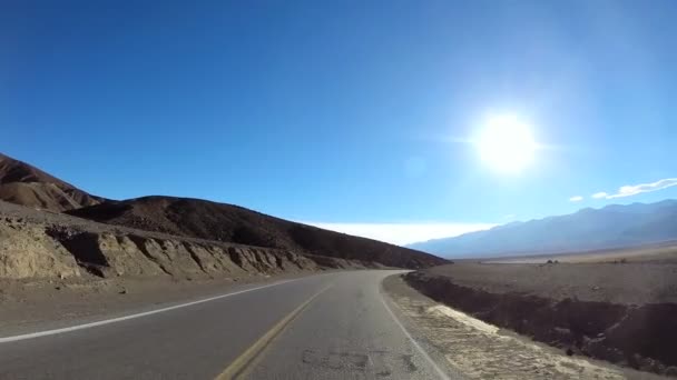 Conducir por la autopista del Valle de la Muerte — Vídeos de Stock