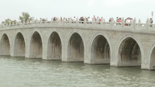 17 αψιδωτή γέφυρα θερινά ανάκτορα — Αρχείο Βίντεο