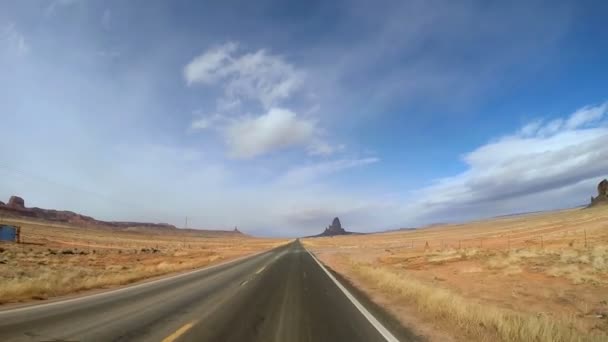 Viagem de estrada através da paisagem cênica — Vídeo de Stock