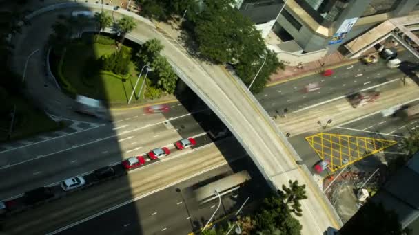 Autopista de tráfico urbano en Hong Kong — Vídeos de Stock