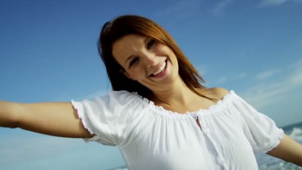 Woman having fun on beach vacation — Stock Video