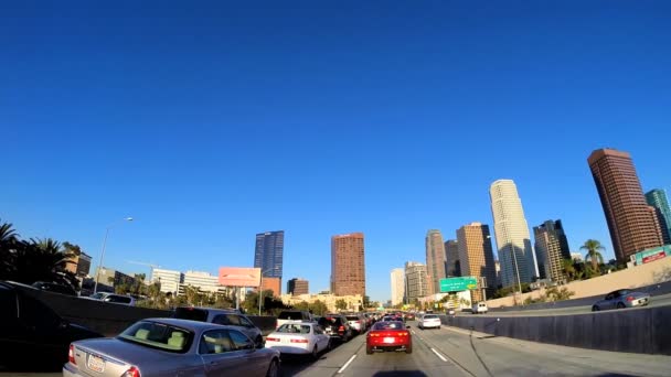 Driving through the city streets — Stock Video