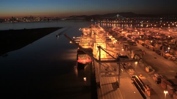 Лиман портом контейнера доків Окленд — стокове відео