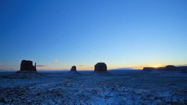 Monument Valley-Mittens Nationaal Park woestijn — Stockvideo