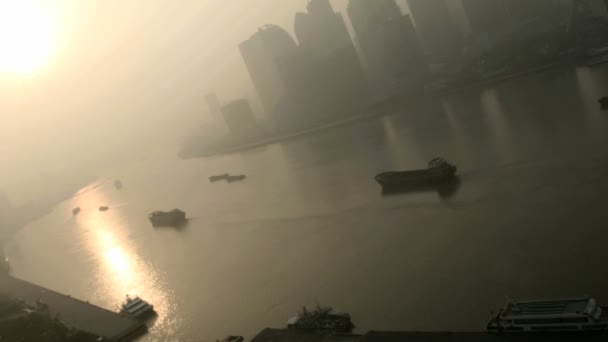 Kapal Kargo di Sungai Huangpu — Stok Video