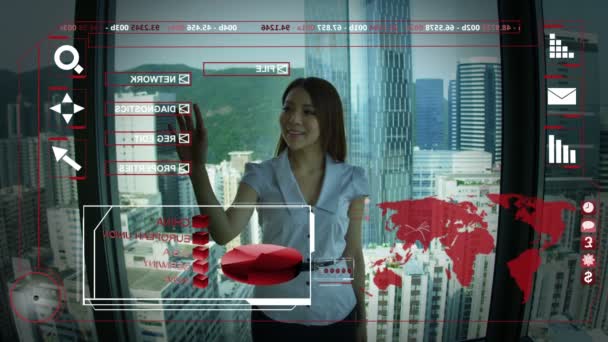 Asiatique femelle en utilisant écran tactile Prévisions de trading international — Video