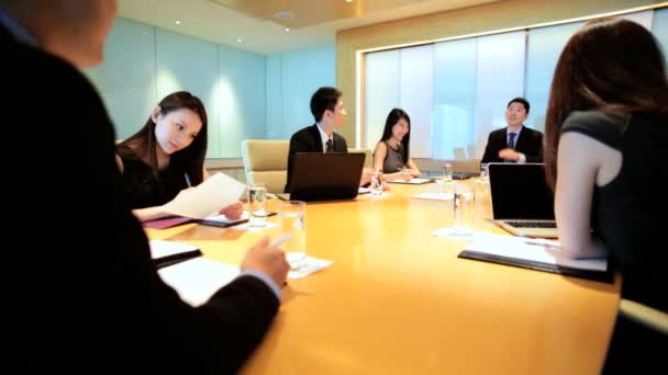 Руководители бизнеса о финансовой встрече — стоковое видео