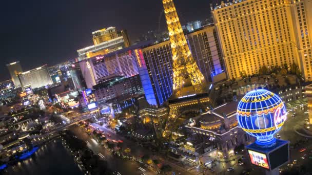 Világító Eiffel-torony, a Las Vegas Blvd. a szalag — Stock videók