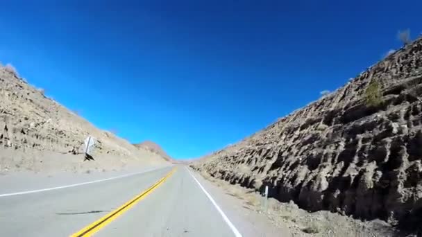 사막의 풍경을 통해 운전 — 비디오