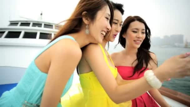 Girls taking selfie on yacht — Stock Video