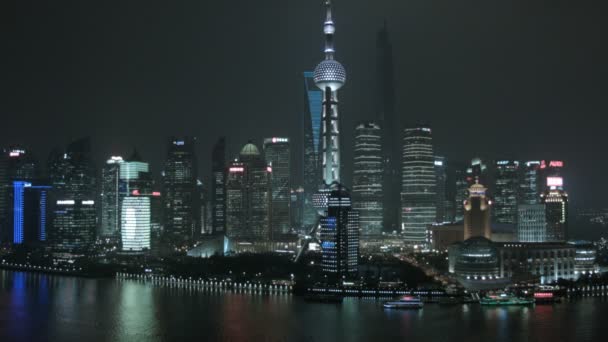 Cityscape met Oriental Pearl Tower — Stockvideo