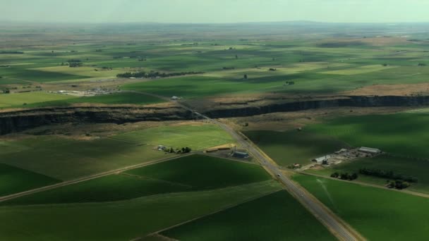 Idaho boerderij irrigatie bouwland — Stockvideo