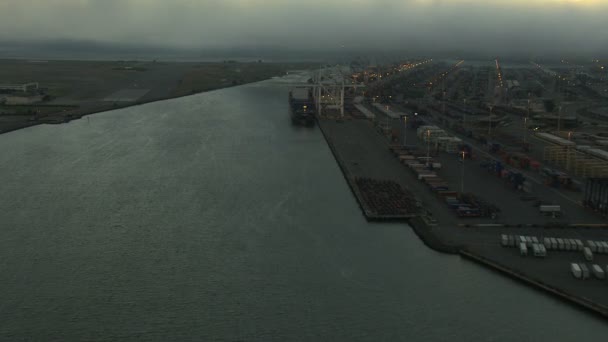 Port Oakland San Francisco at sunset — Stock Video