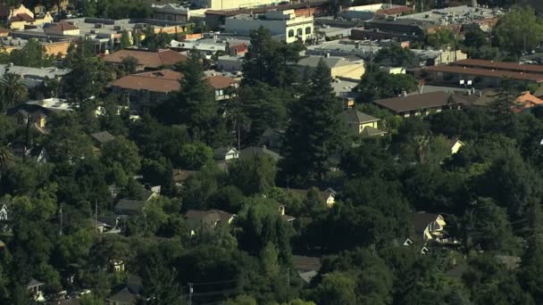 Californië commuter landelijke stad verkeer voorsteden — Stockvideo